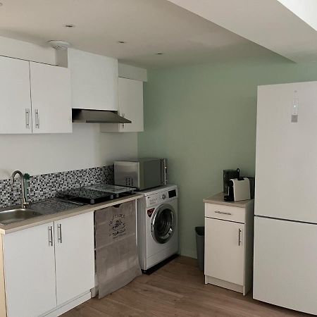 Studio 30m2 Rue piétonne Coeur de Hyères Exterior foto