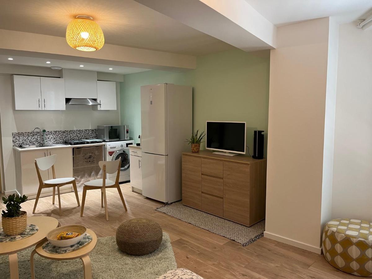 Studio 30m2 Rue piétonne Coeur de Hyères Exterior foto