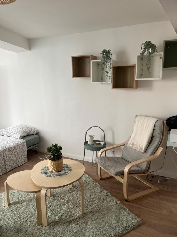 Studio 30m2 Rue piétonne Coeur de Hyères Exterior foto