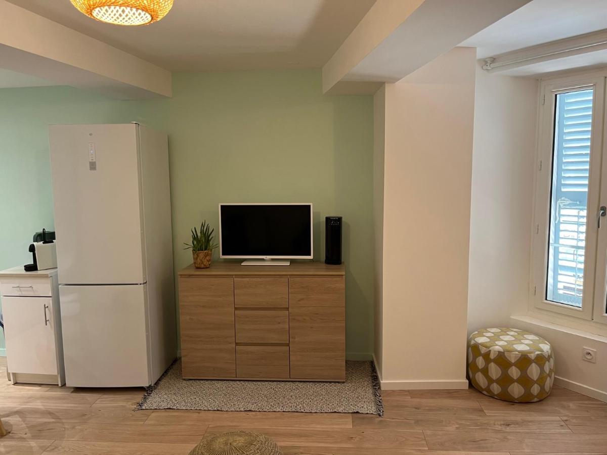 Studio 30m2 Rue piétonne Coeur de Hyères Exterior foto
